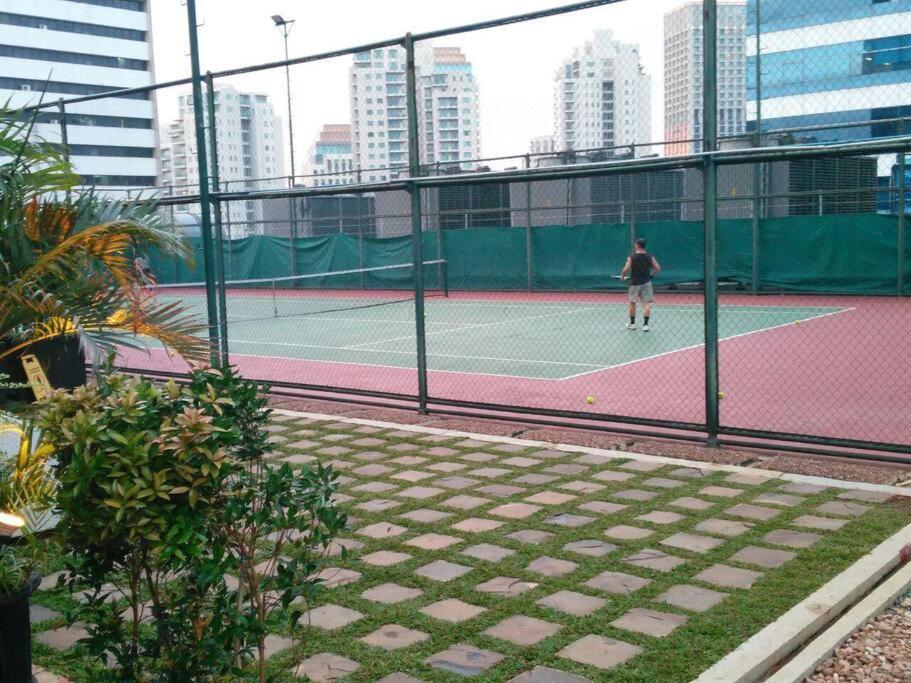 Fx Sudirman 28 Jacarta Exterior foto